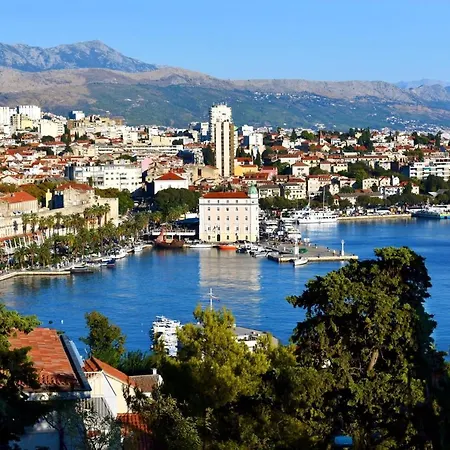 Modern + Terrace Apartman Split