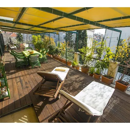 Modern + Terrace * Split
